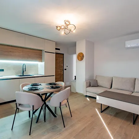 아파트 2br Luxury & Mountain View & Free Garage & Panorama Balcony *