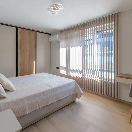 아파트 2br Luxury & Mountain View & Free Garage & Panorama Balcony *