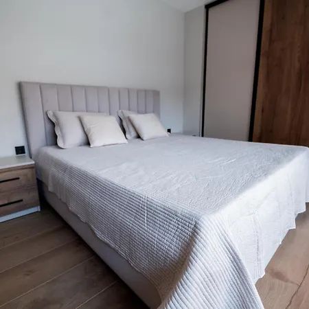 2br Luxury & Mountain View & Free Garage & Panorama Balcony *